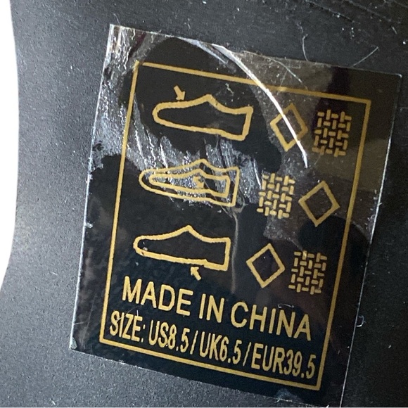 QUPID Red Hot Snakeskin Chunky 2.5” Heel Ankle Boots Size 8.5 Fireside Footwear - Picture 9 of 16